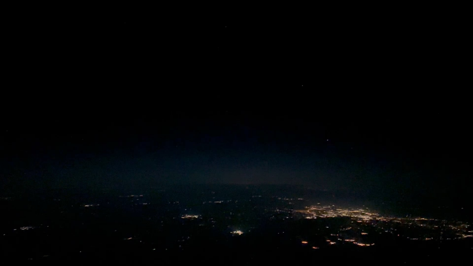 Airline pilot seeing lights changing direction and color