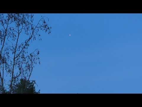 Disappearing and reappearing orange light anomaly filmed in Kuopio Finland(30.10.2019)