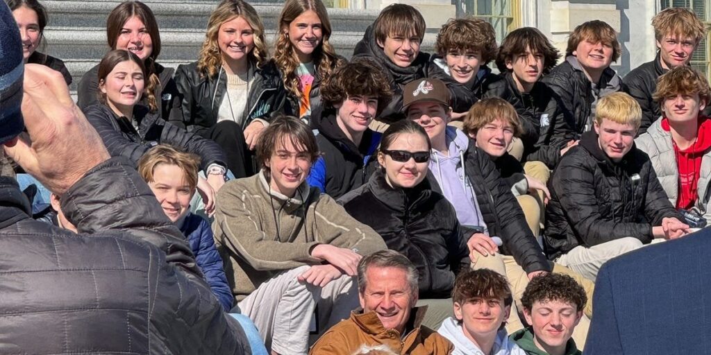 Ask a Pol: Burchett says his UAP meeting with Speaker Johnson “went really well,” Johnson reportedly fine with a 2nd public UAP hearing in DC