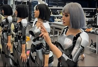 Video of humanoid robots in a Chinese factory is less encouraging than one might imagine