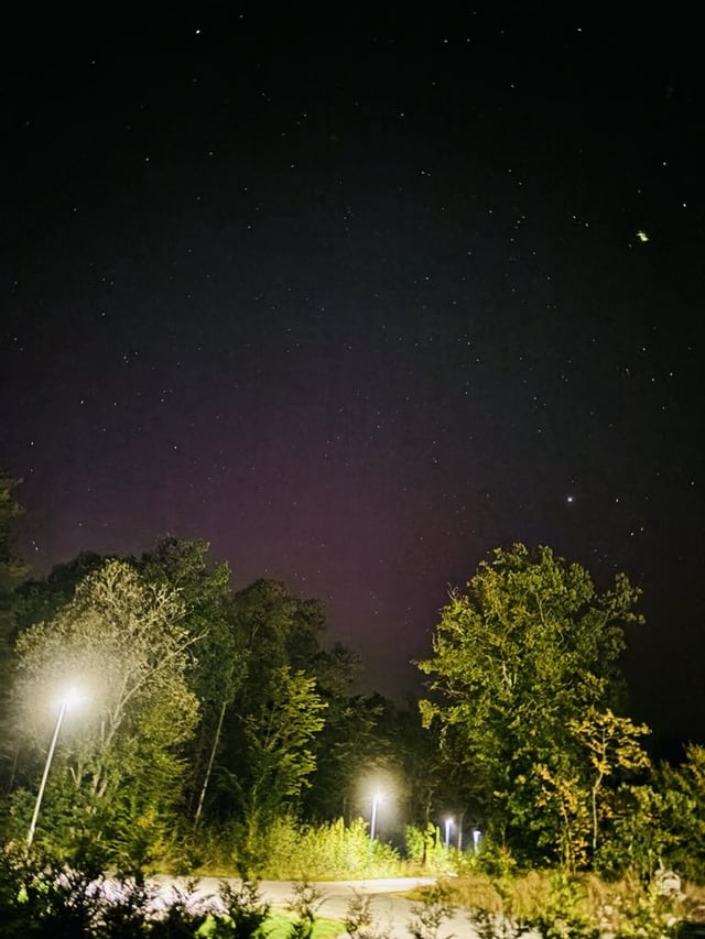 Strange yellow light during northern light