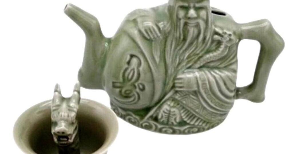 The Assassin's Teapot, a tool designed not for brewing tea, but for covert assassination. This teapot was no ordinary vessel; it was a discreet poison delivery device engineered to eliminate enemies without leaving an obvious trace in ancient china.
