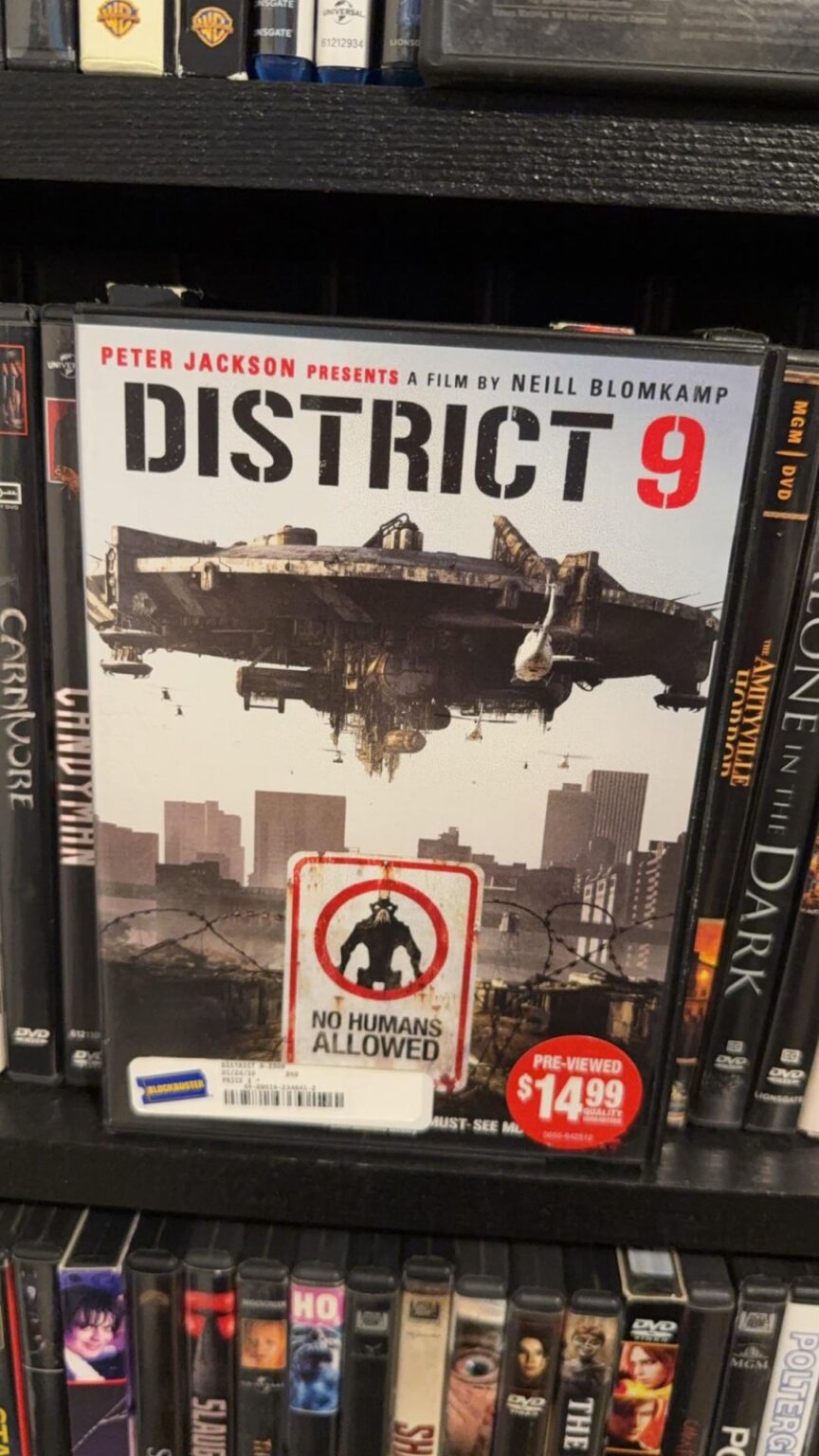Any fans of District 9? Probably top 3 alien films for me !