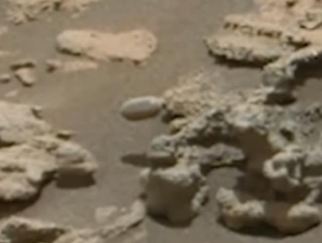 NASA CURIOSITY ROVER CAUGHT TICTAC UFO