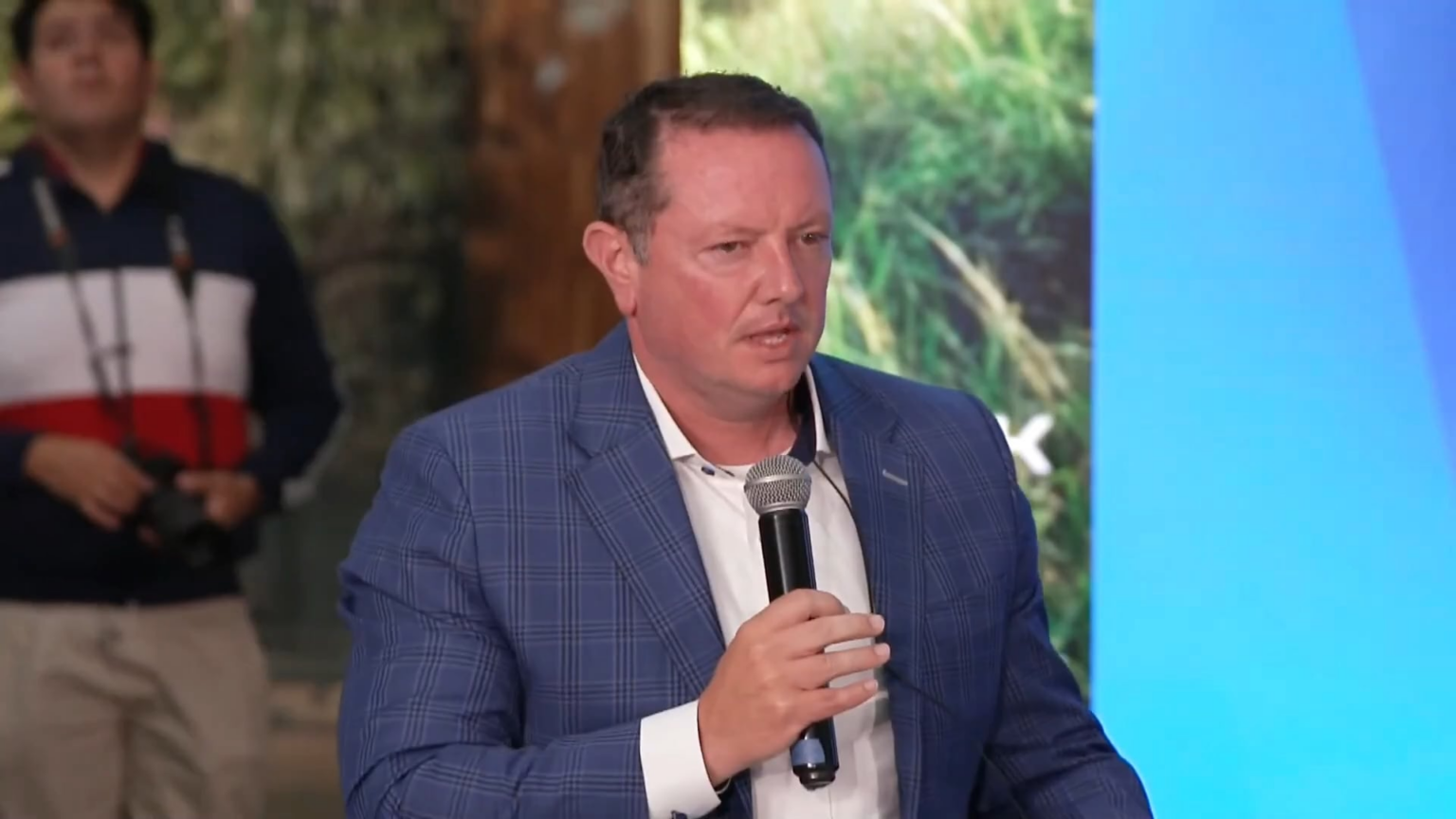 Congressman Eric Burlison and Legendary attorney Daniel Peter Sheehan share their thoughts on the Buga sphere.