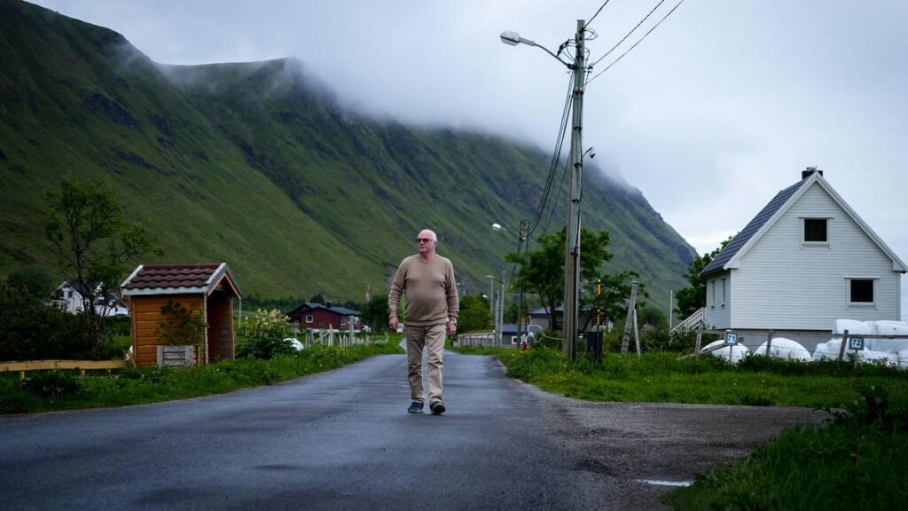 The story about the Norwegian sisters who ran into a man and his UFO in 1954