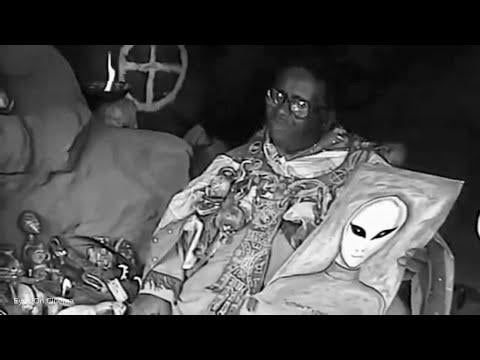 Vusamazulu Credo Mutwa talks about his 1959 alien abduction experience in Rhodesia.