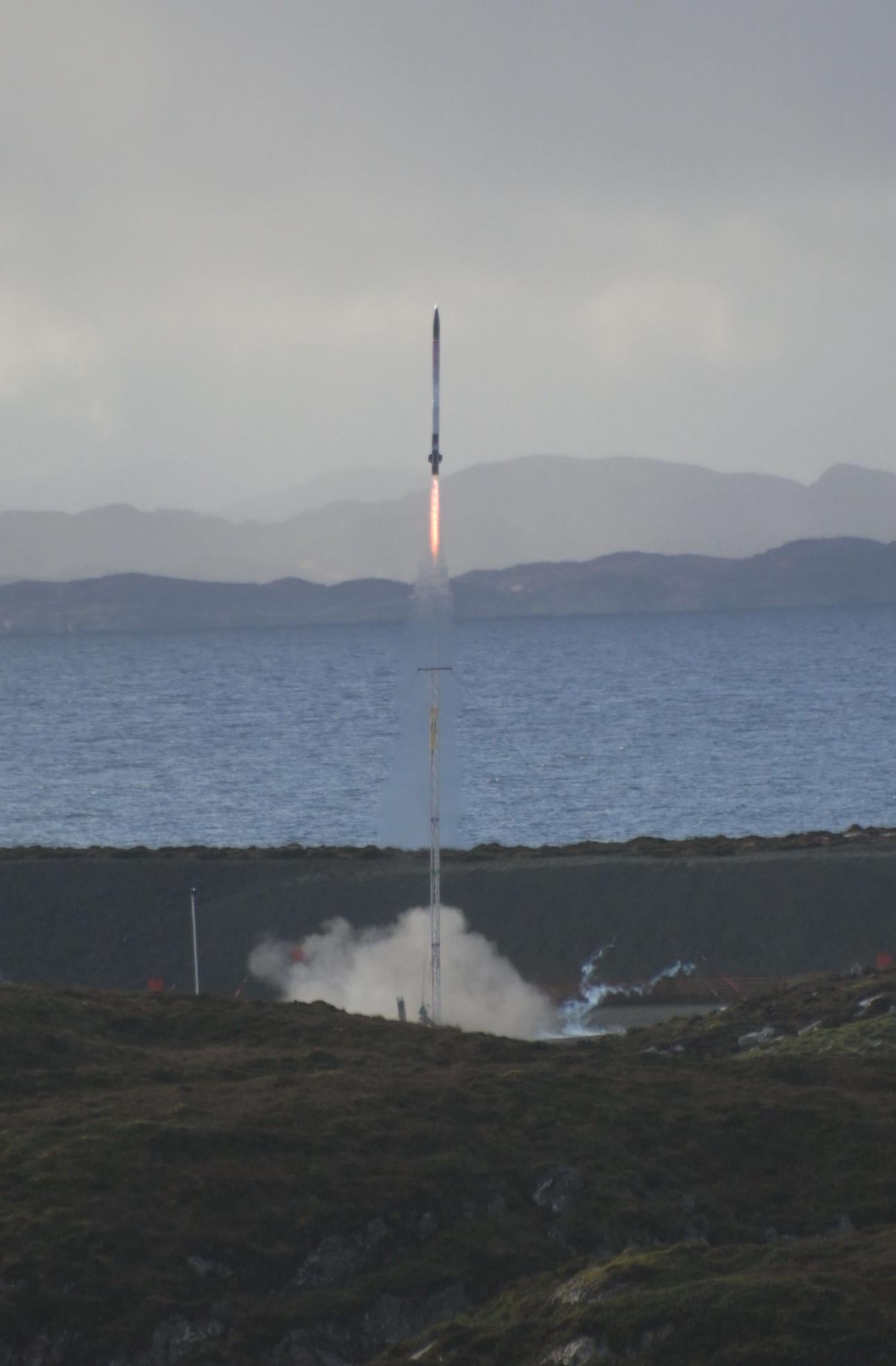 Liquid fueled rocket launched and recovered in Norway - UFO FEED