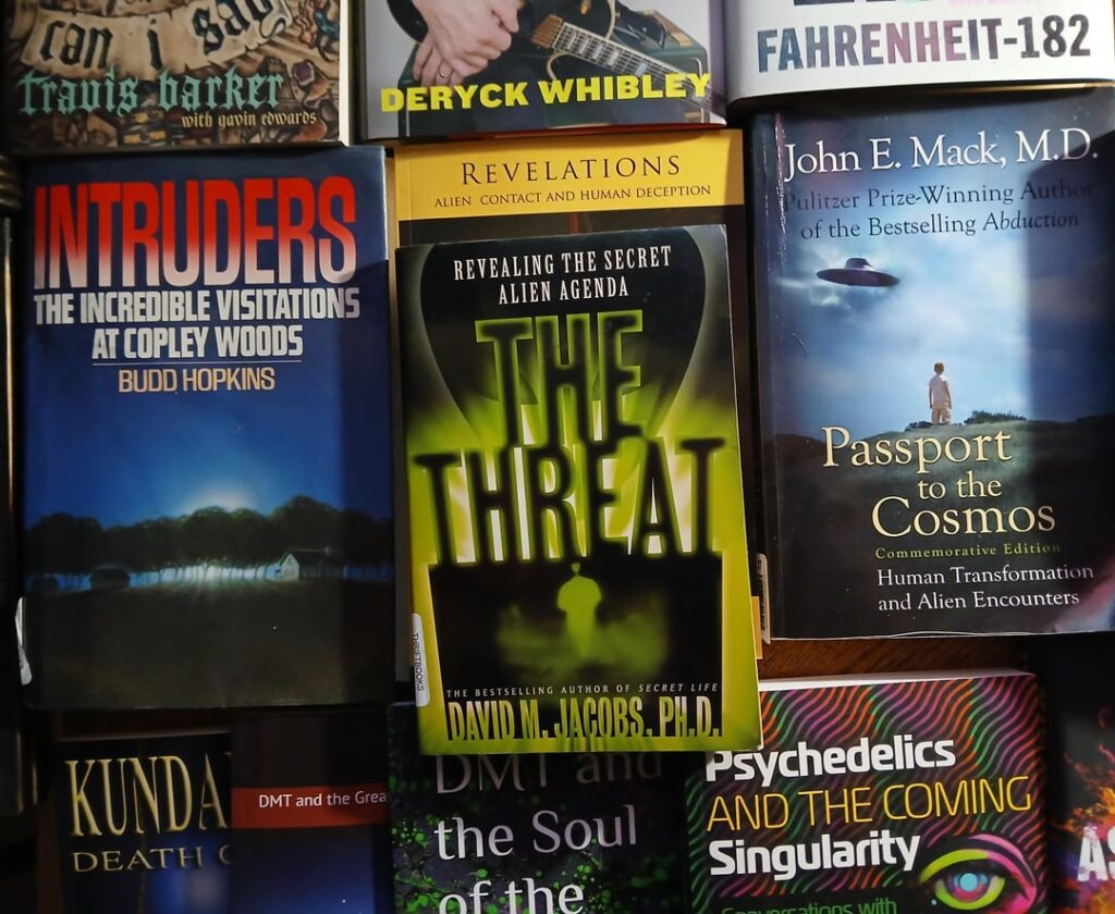 New book day! The Threat - David Jacobs. Anyone read it? I recently acquired Dr. John Macks' Passport to the Cosmos, Budd Hopkins' Intruders and Jacques Vallee's Revelations. Have yet to start any but can't wait.