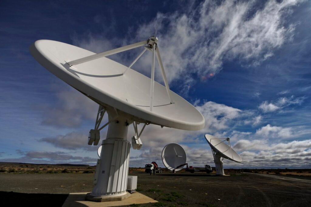 First Radio Signals From 3I/Atlas Hit Earth First Radio Signals From 3I/Atlas Hit Earth
