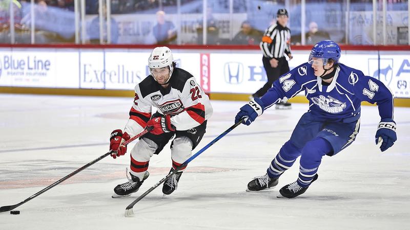 Syracuse Crunch Defeat Utica Comets, 5-3