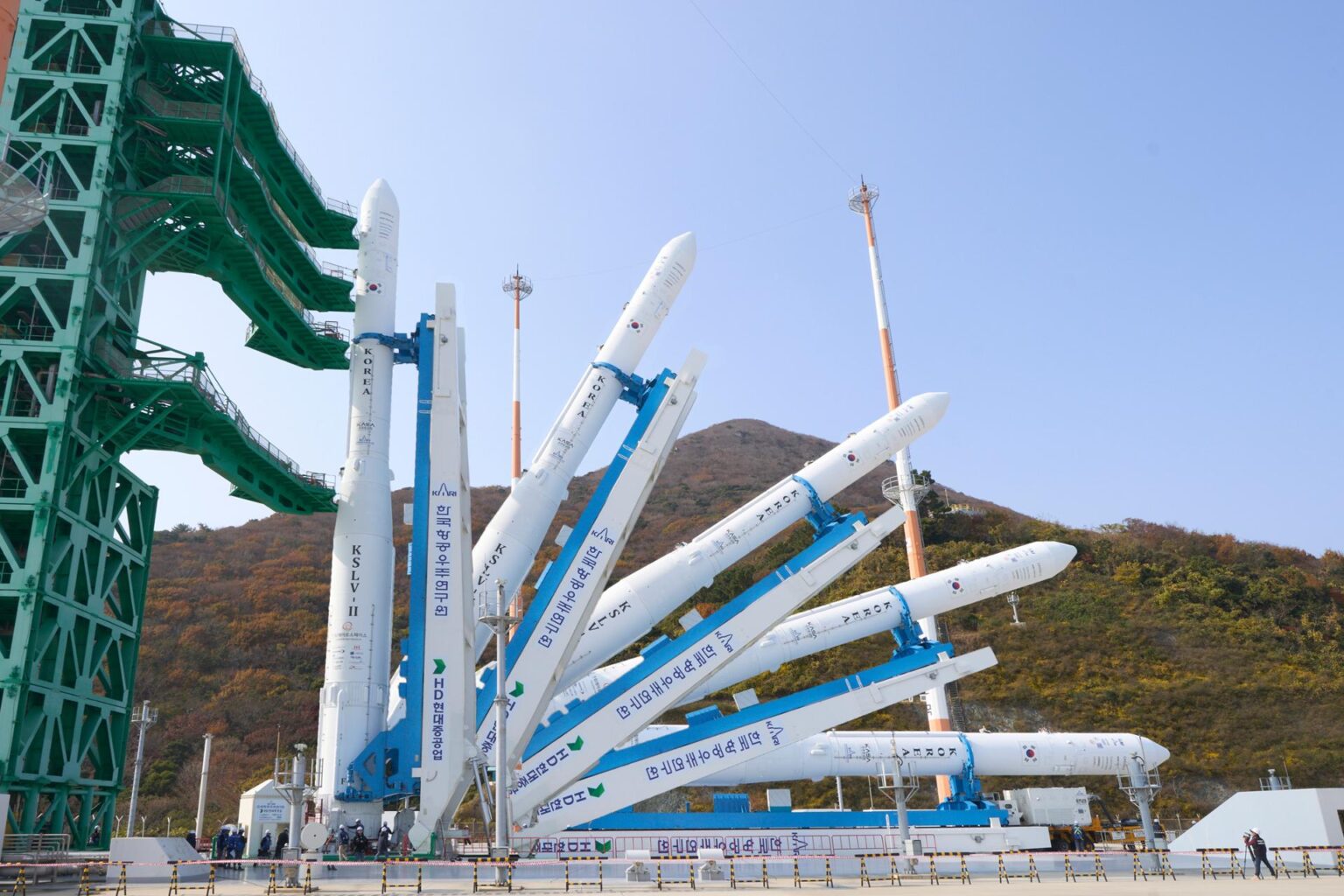 Korea's Nuri rocket undergoing final checks as early Thursday launch nears