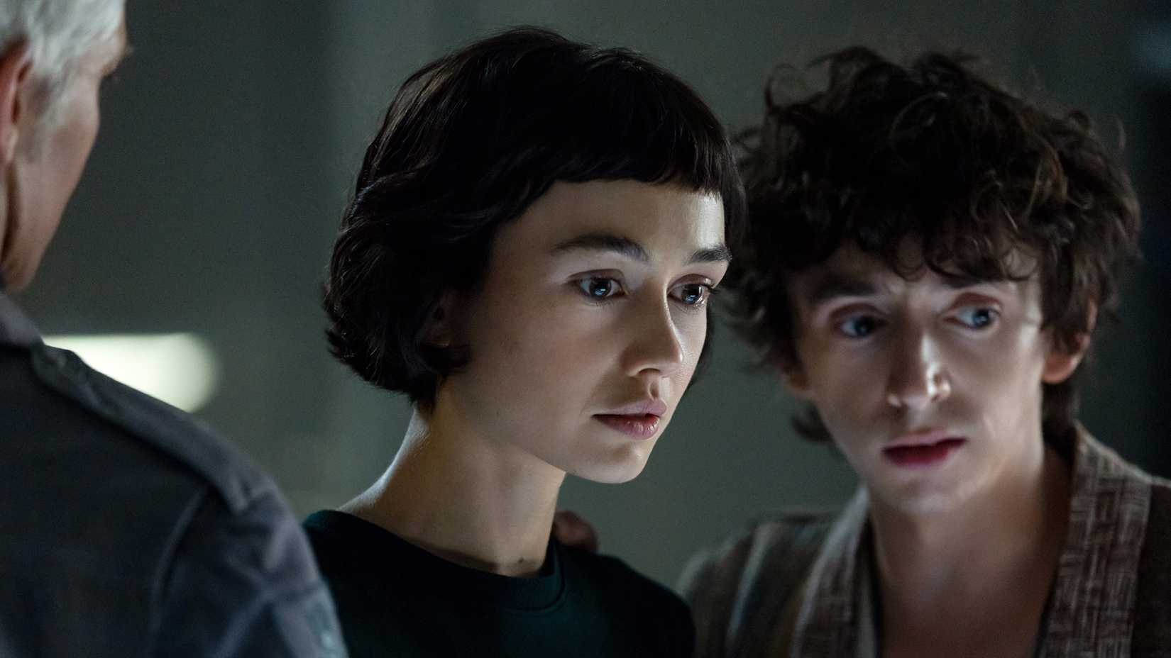 Kirsh, Wendy, and Boy Kavalier in Alien Earth