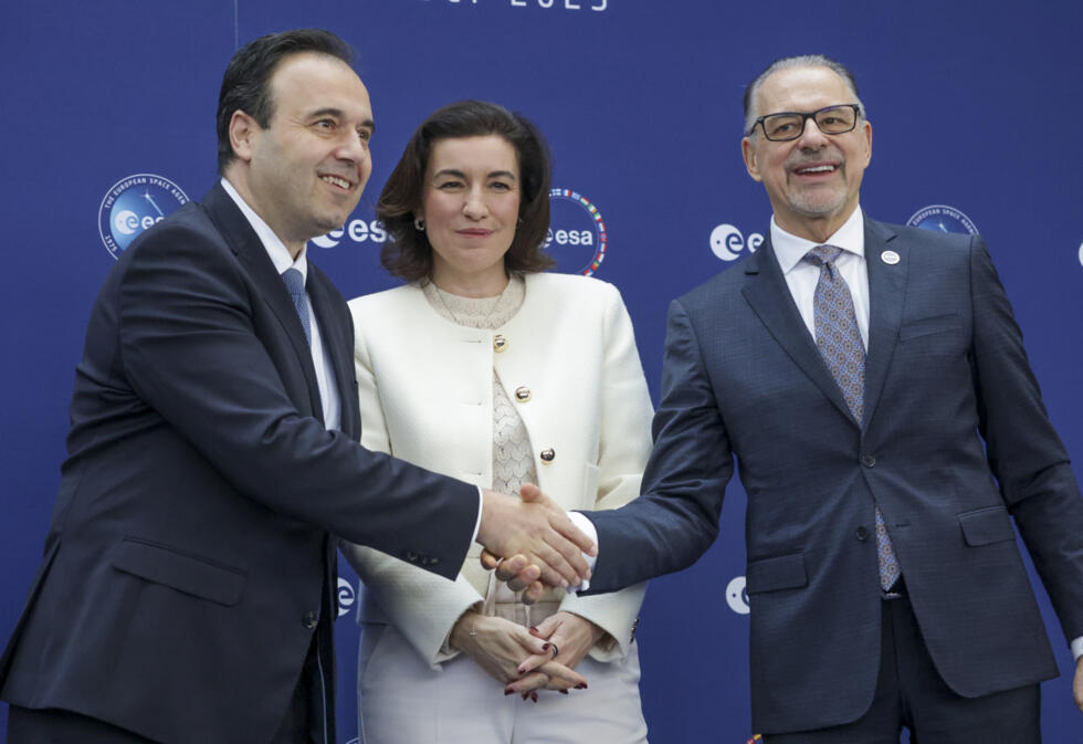 ESA chief Josef Aschbacher (right), with Greek digital governance minister Dimitris Papastergiou and German's aerospace minister Dorothee Baer