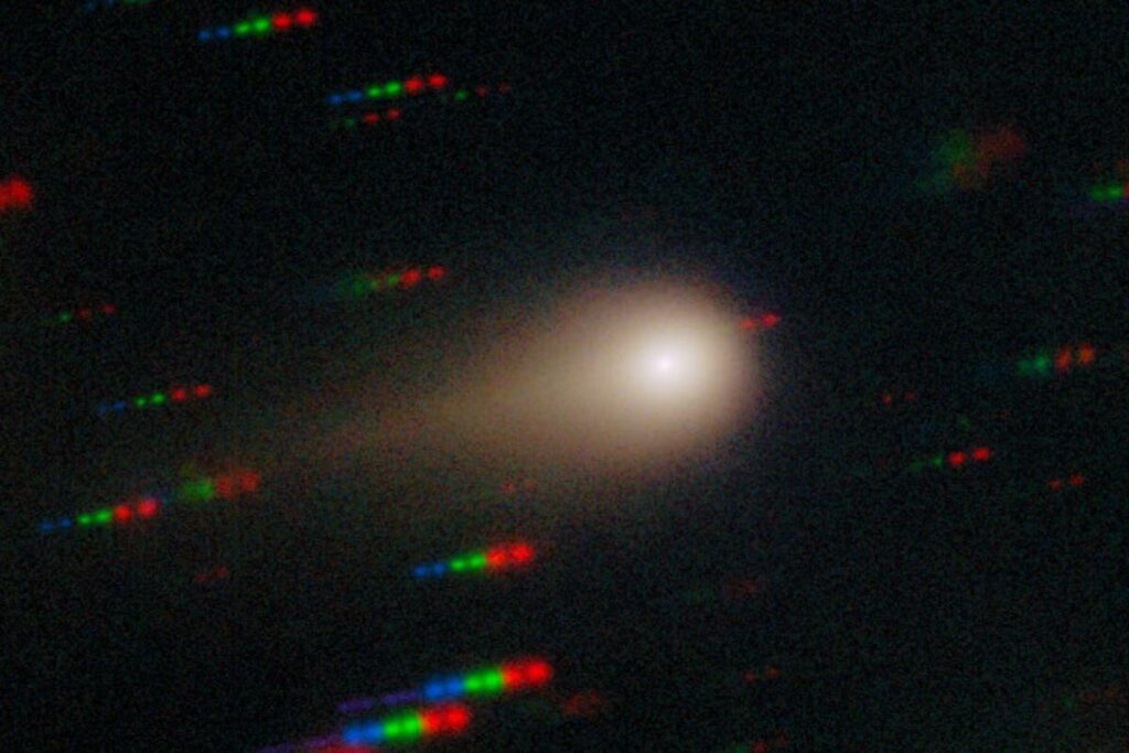 Comet 3I/Atlas and "alien mothership" theories