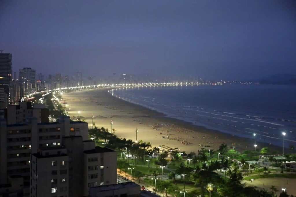 Mystery in Santos - Brazil: residents hear strange noises in the sea during the early morning hours.