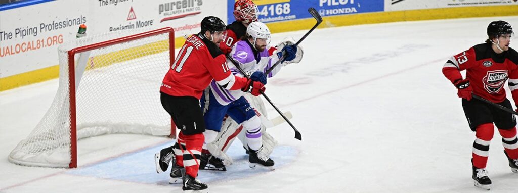 Comets Wrap Up Month of November in Syracuse, Edged by Crunch 5-3