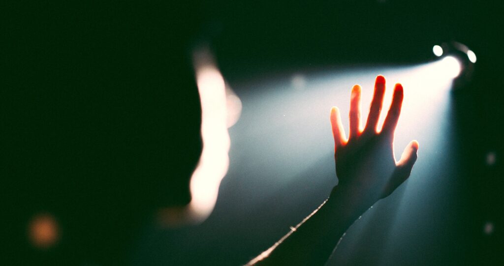 Woman Is Offering A 'Safe Space' For People To Discuss Their Alien Encounters