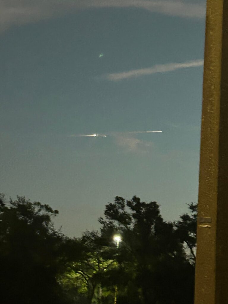 (Repost) what is this flying horizontally in the sky over Tampa Bay on 11/8 at 6am? 3 parts to it with a green light in the middle that flew upwards