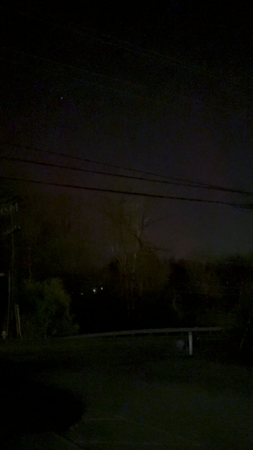 Speedy flashing object during aroura