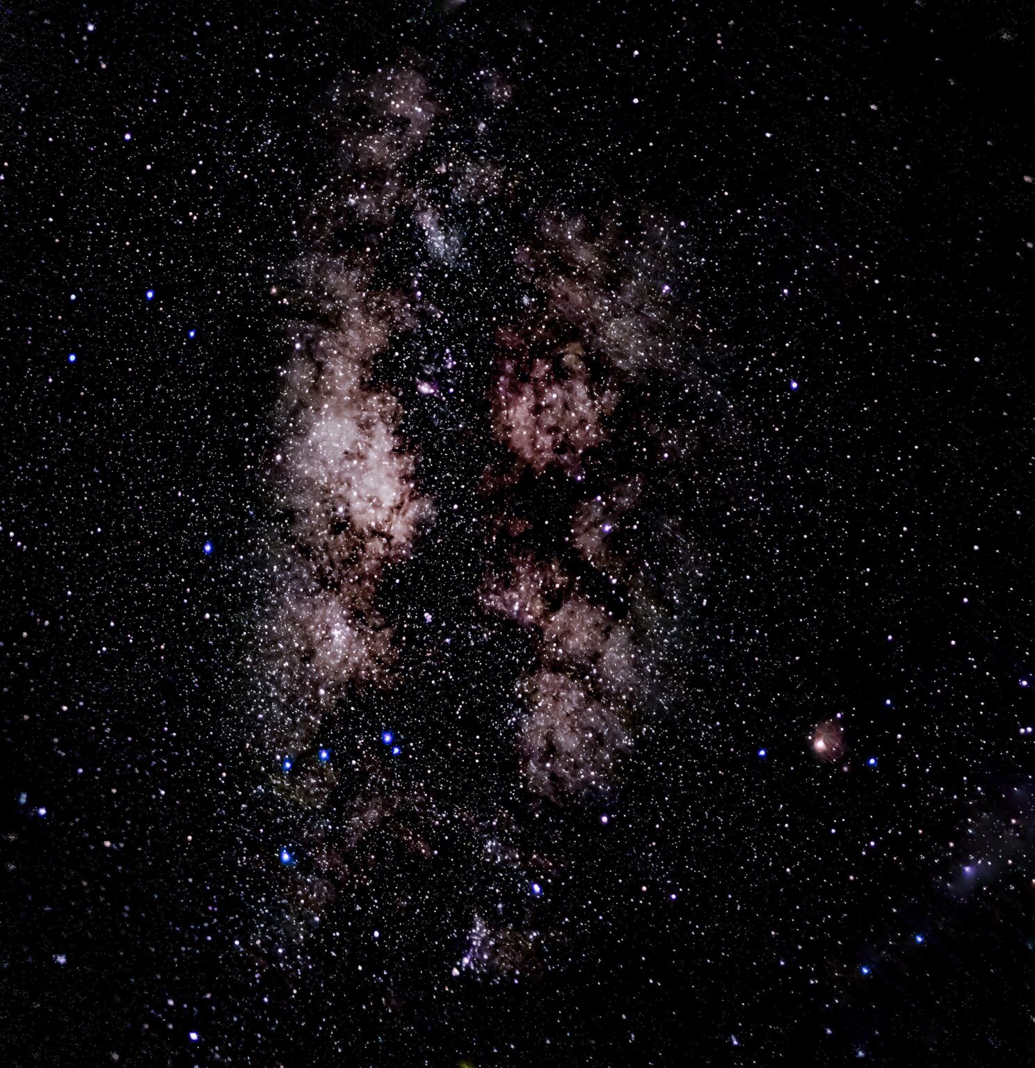 Central region of the milky way --Astrophorographed on a cell phone--