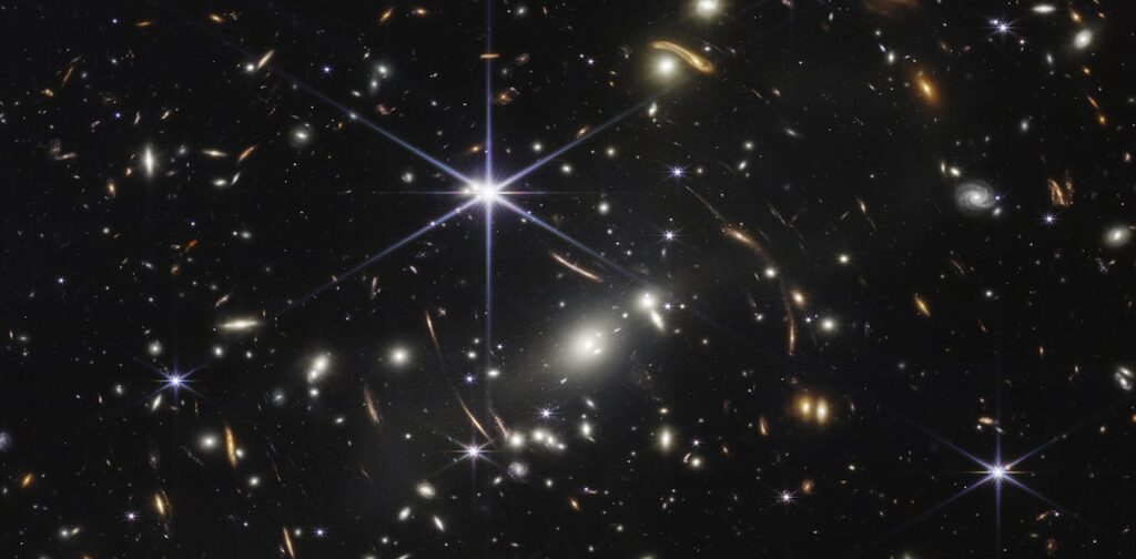 How dark stars could illuminate the early universe How dark stars could illuminate the early universe