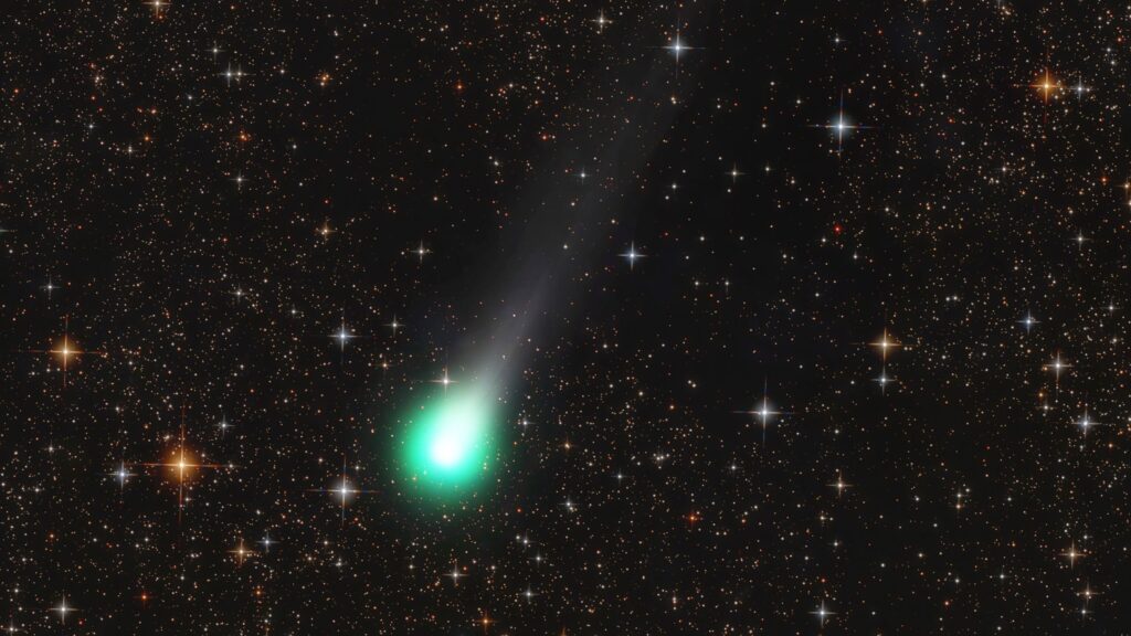 Comet alert! Comets Lemmon and SWAN will be at their closest and brightest starting tonight. Here's how to spot them.