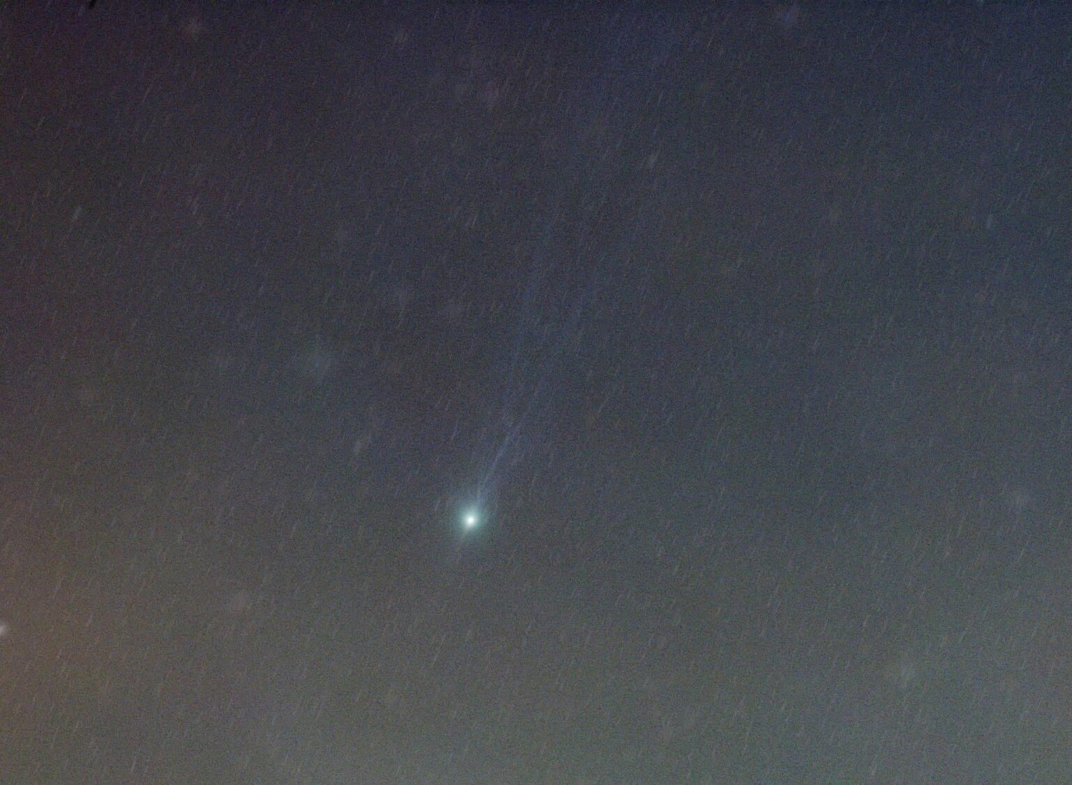 I photographed interstellar comet 3I ATLAS yesterday and was surprised by the complexity and length of the tail