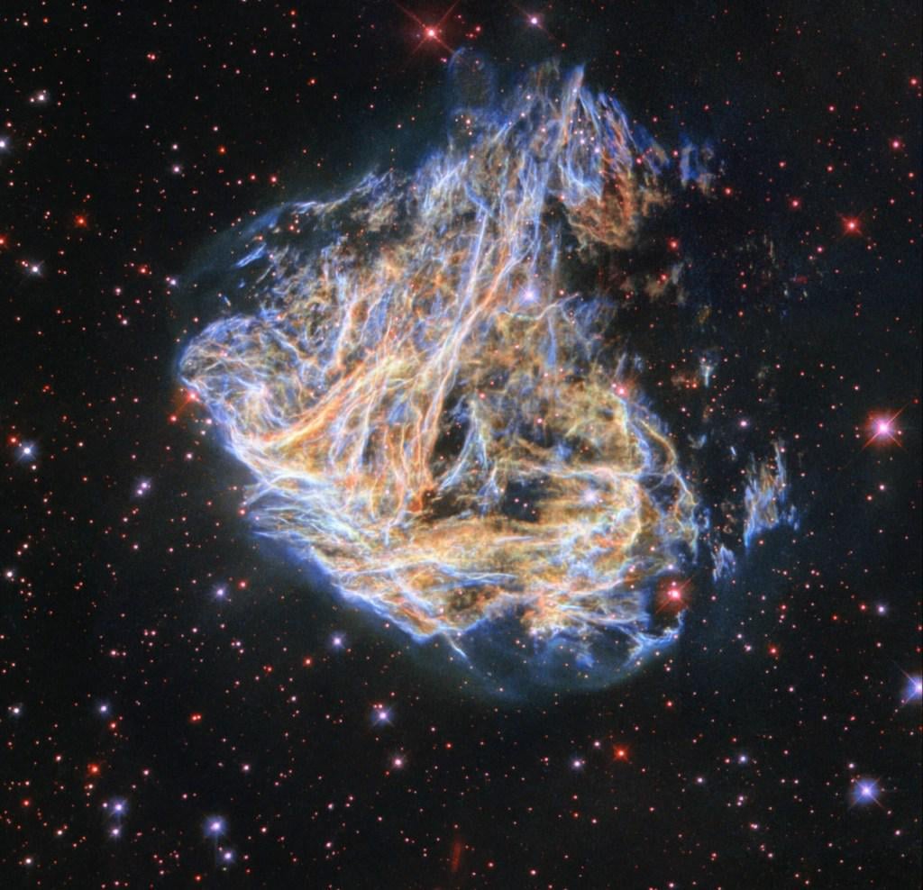 Hubble Captures Supernova Remnant DEM L 190