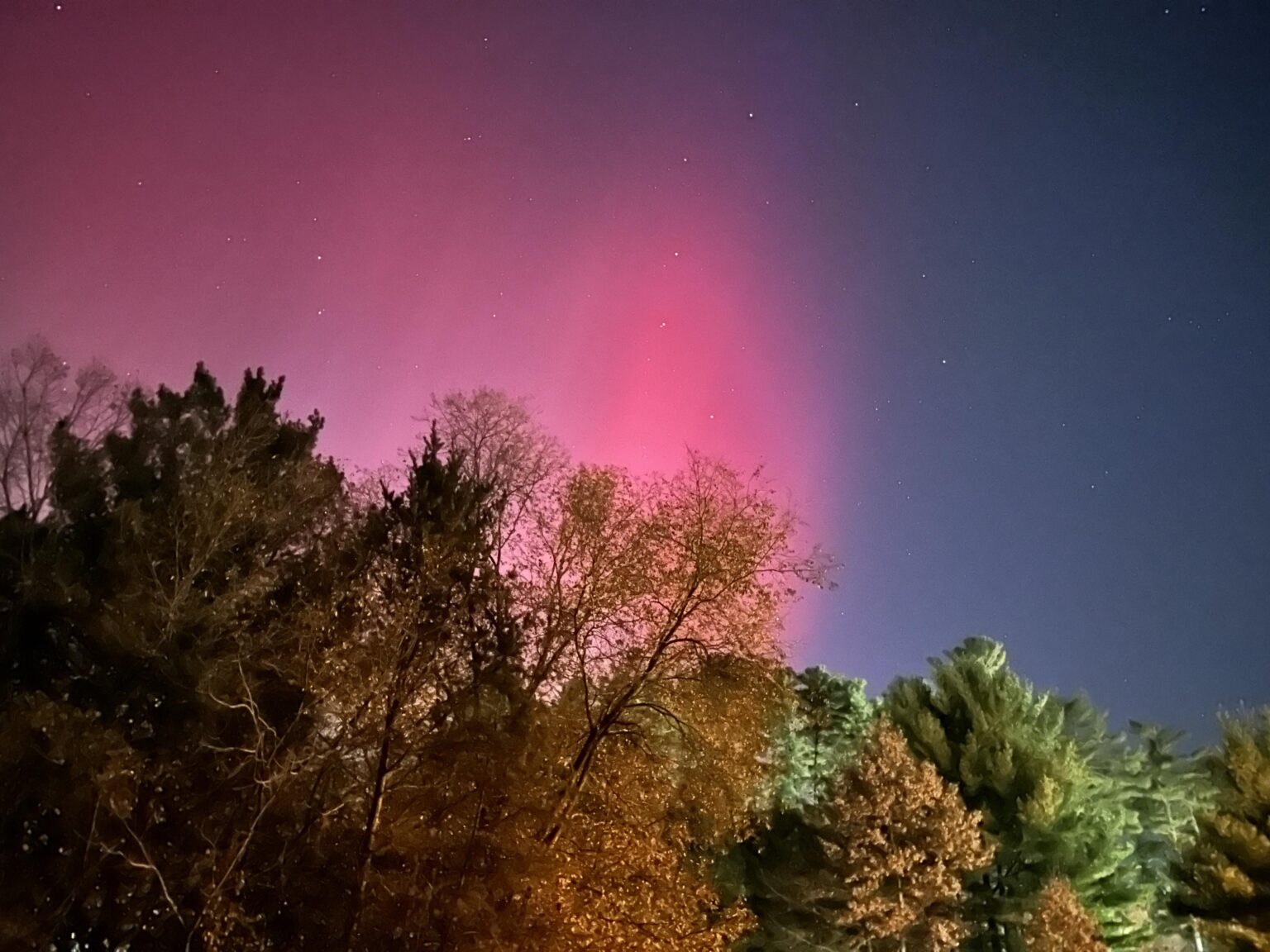 Aesthetically pleasing photo of lasts nights Aurora