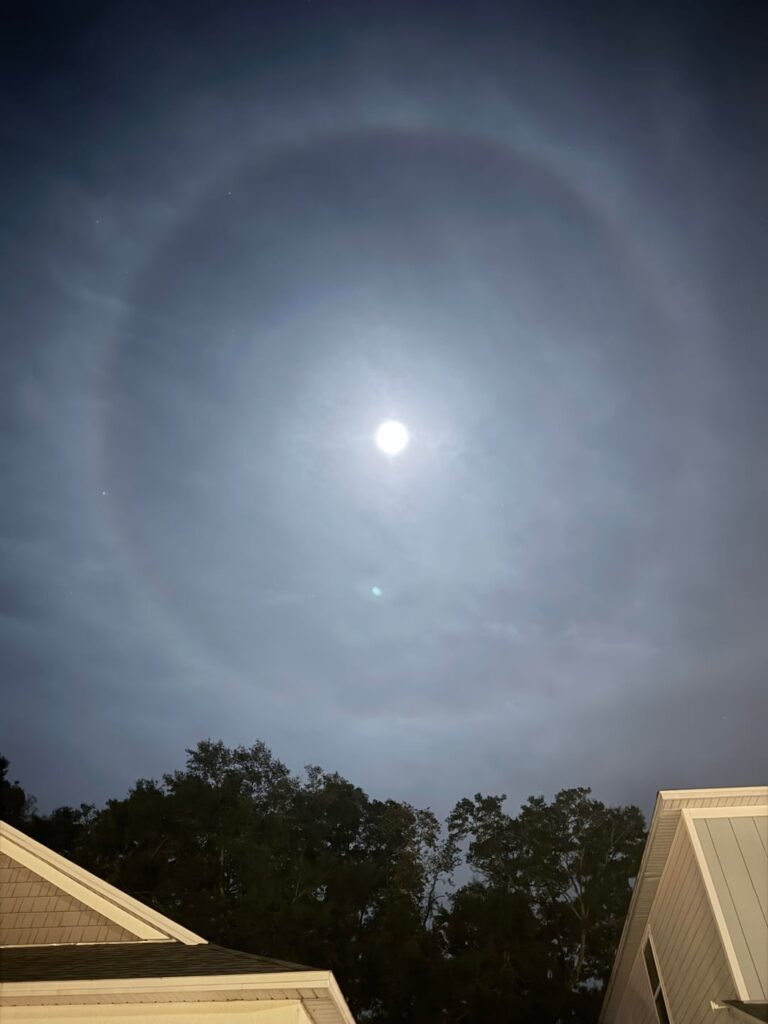 Night sky around moon tonight