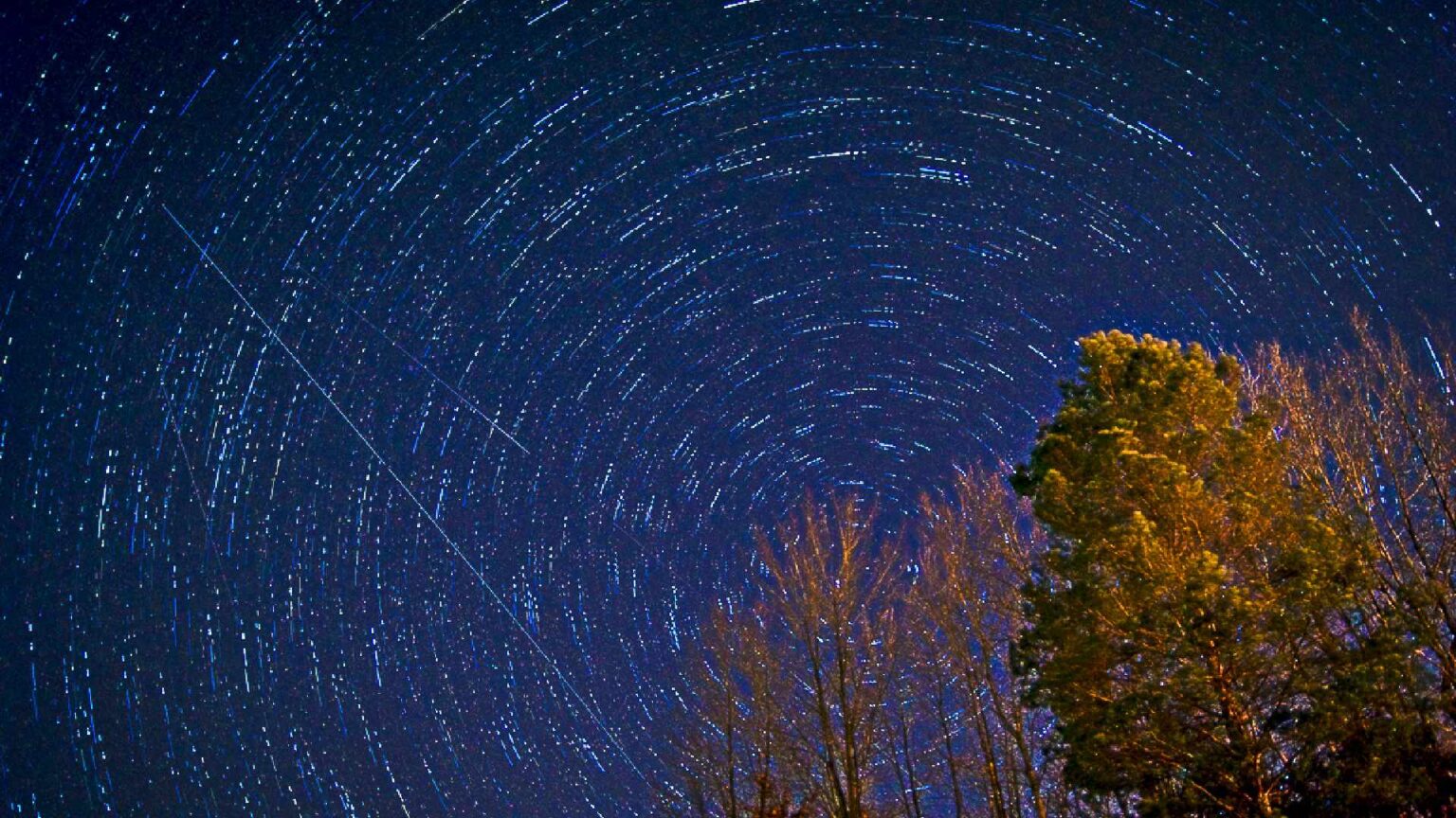 Dec 2025 Night Sky: 3I/ATLAS’s Earth Approach, Geminid Meteor Shower, Jupiter-Moon Conjunction; Here’s How To Watch Dec 2025 Night Sky: 3I/ATLAS’s Earth Approach, Geminid Meteor Shower, Jupiter-Moon Conjunction; Here’s How To Watch