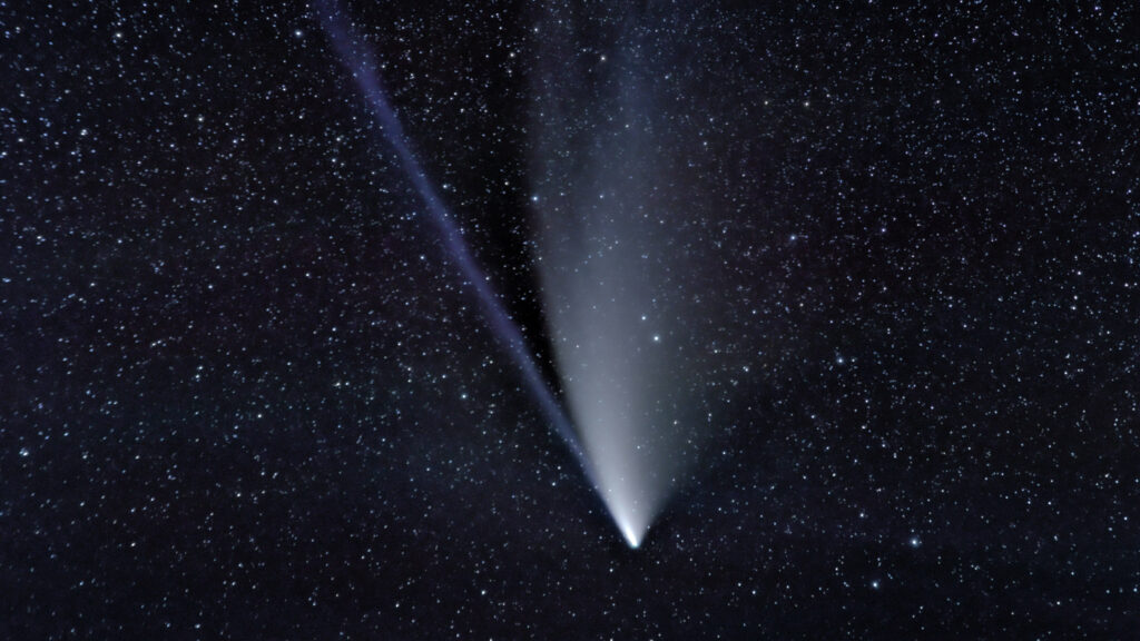 Ancient Alien Comet 3I/ATLAS Erupts In Stunning Jet Blast As It Hurtles Toward Earth's Neighbourhood