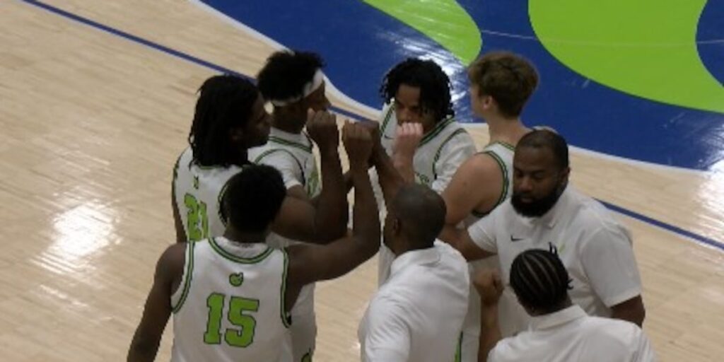 Comets losing streak at 4 after thriller