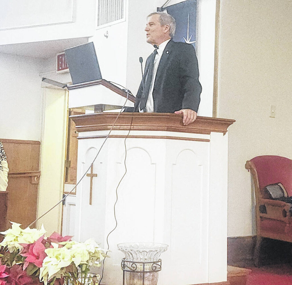 Retired base scientist and engineer Ray Szymanski gives UFO lecture in Bellbrook