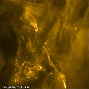 Magnetic avalanches power solar flares