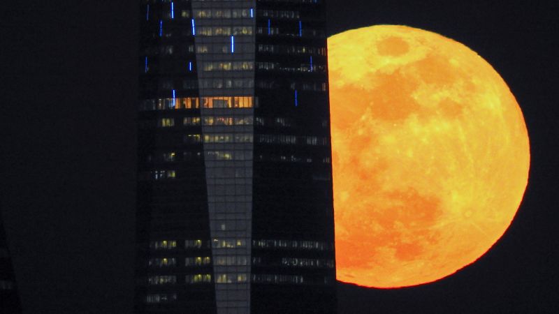 January’s full wolf supermoon and Quadrantid meteor shower: Two celestial events begin the new year January’s full wolf supermoon and Quadrantid meteor shower: Two celestial events begin the new year