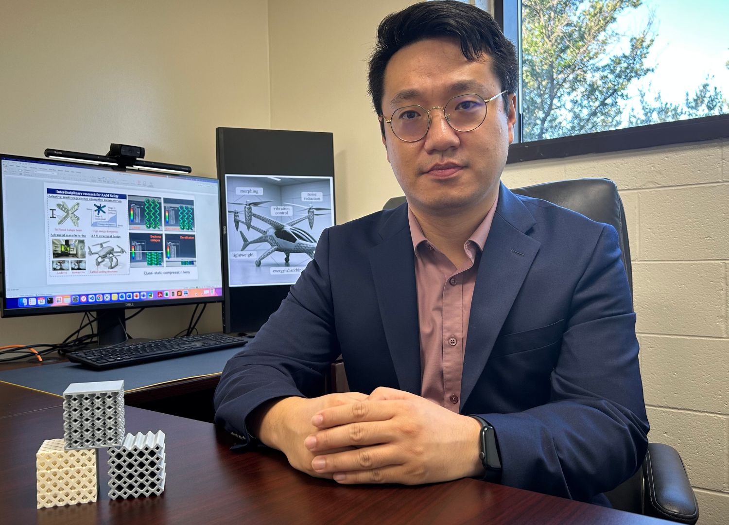 Image of Dr. Xin Liu" style=" height:1080px; width:1500px" _languageinserted="true" src="https://cdn.prod.web.uta.edu/-/media/47d4338217924e8a977d3cef6527fff8.jpg