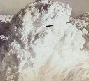 First ever photograph of ufo ever winter of 1870–1871 atop Mount Washington in New Hampshire.