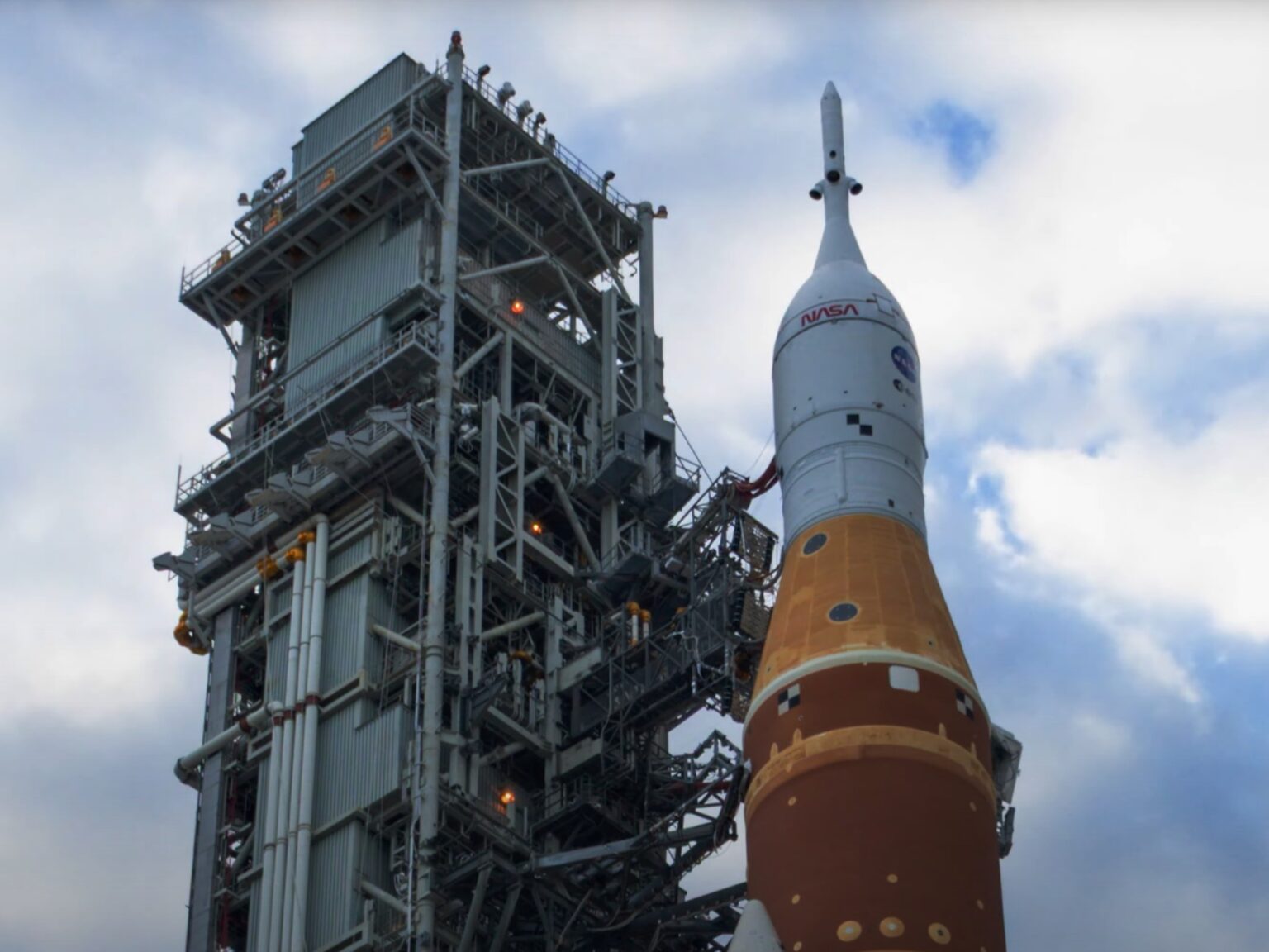 ESA time-lapse reveals massive scale of Artemis II rollout ESA time-lapse reveals massive scale of Artemis II rollout