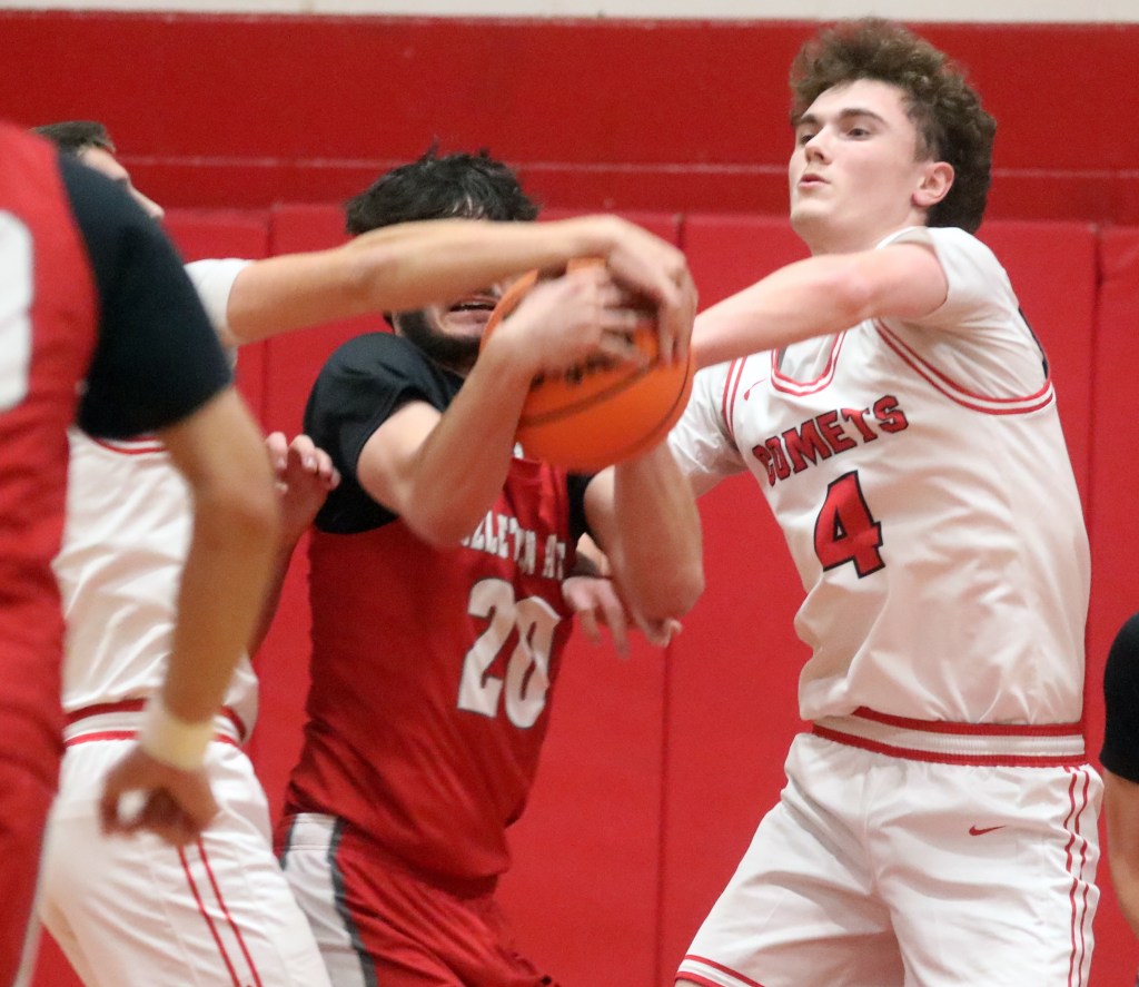 Comets rediscover groove, beat Cougars for second time – Hazleton Standard Speaker