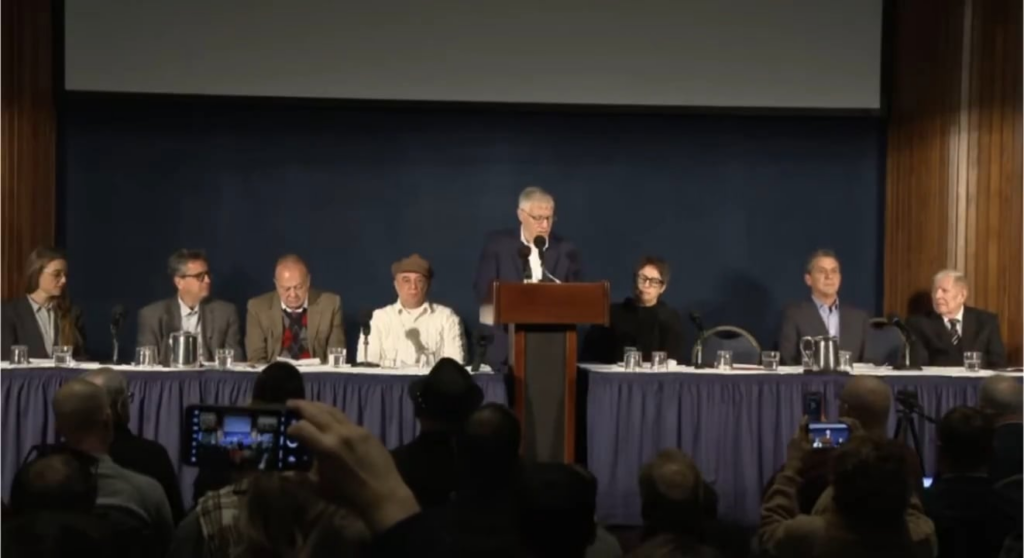 Kirk McConnell: "Similar reports (to Varginha) have reached senators and staff."