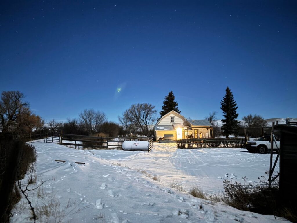 I took these two photos 10 seconds apart with 10 seconds exposure what is that green streak I’m new to astronomy