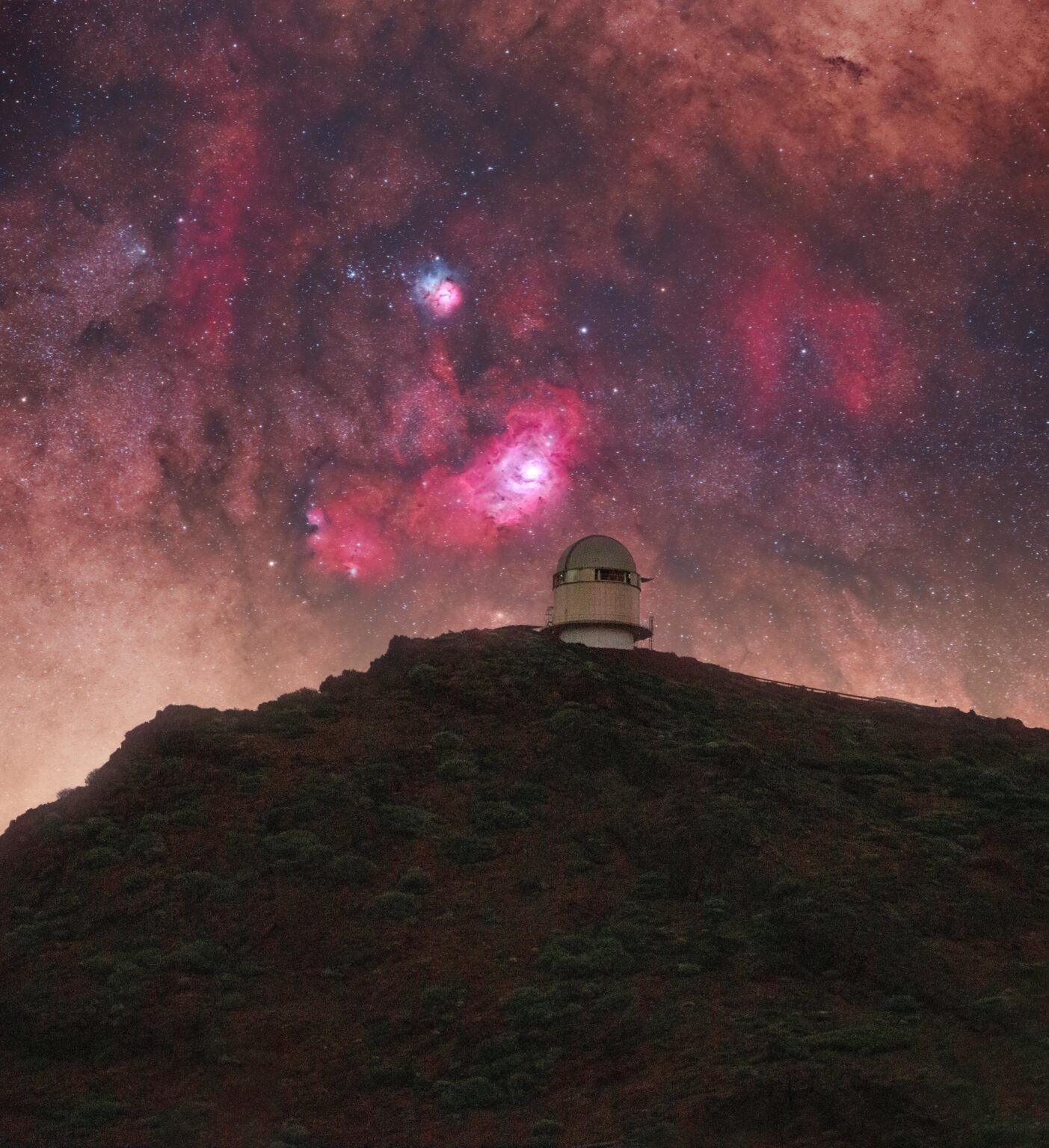 Milky Way core over the Nordic Optical Telescope