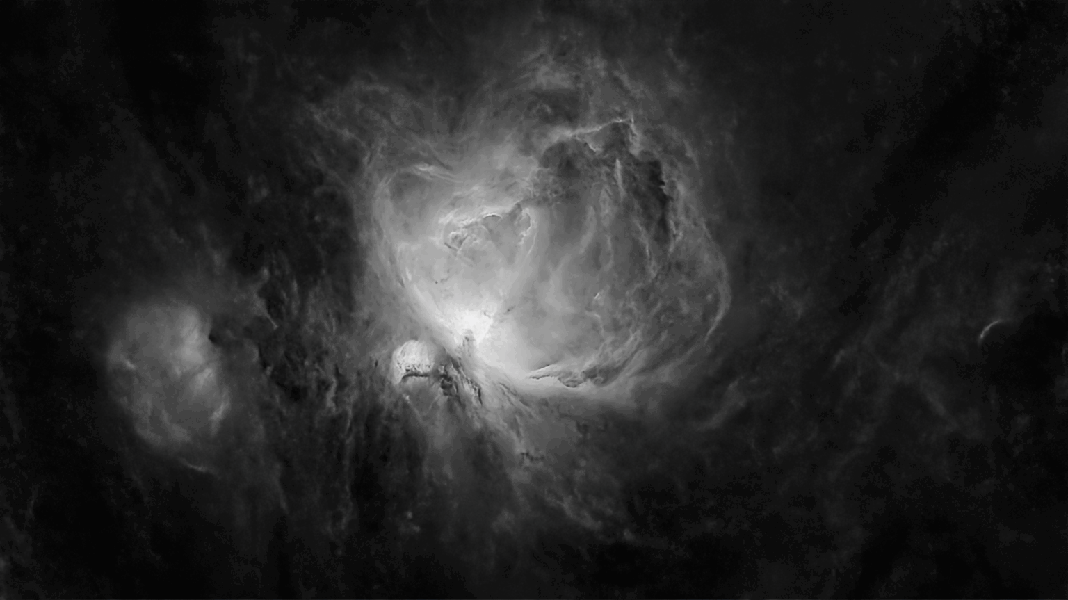 Starless Orion Nebula in Mono (Ha) close to a full moon