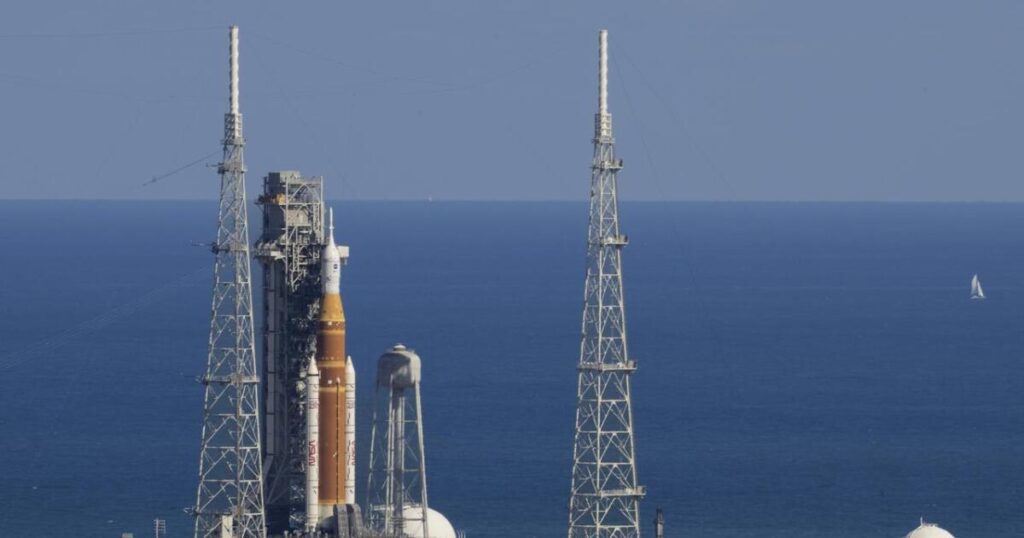 Cold temps put freeze on NASA moon rocket test