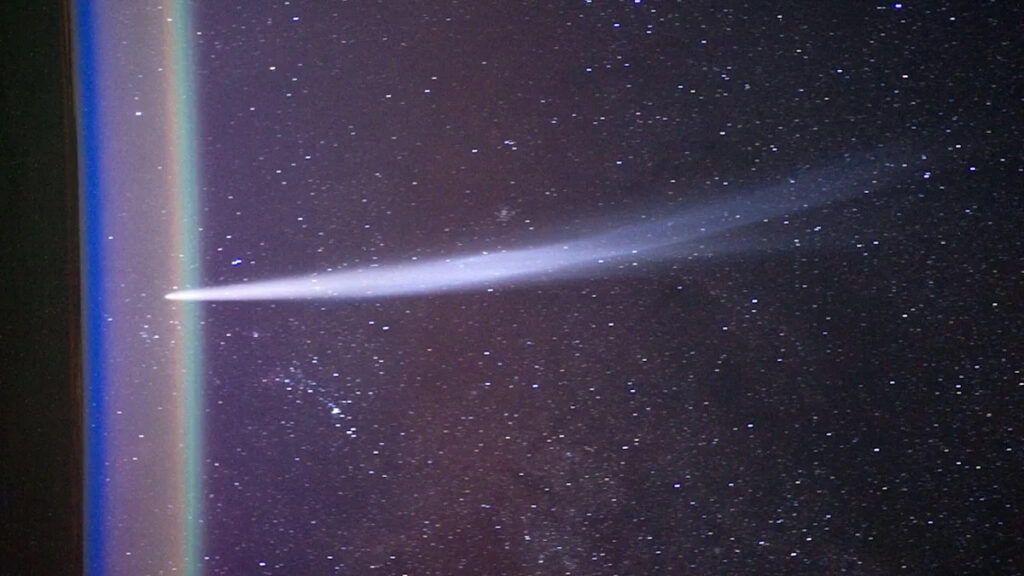 A Great Comet may shine along with meteor showers and bright planets this spring A Great Comet may shine along with meteor showers and bright planets this spring