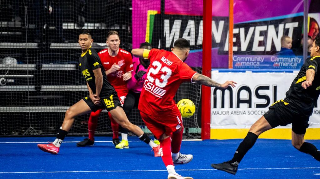 News: COMETS  FALL TO MILWAUKEE