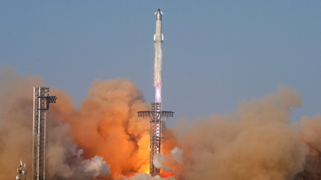 Musk says SpaceX shifting focus to moon before Mars push