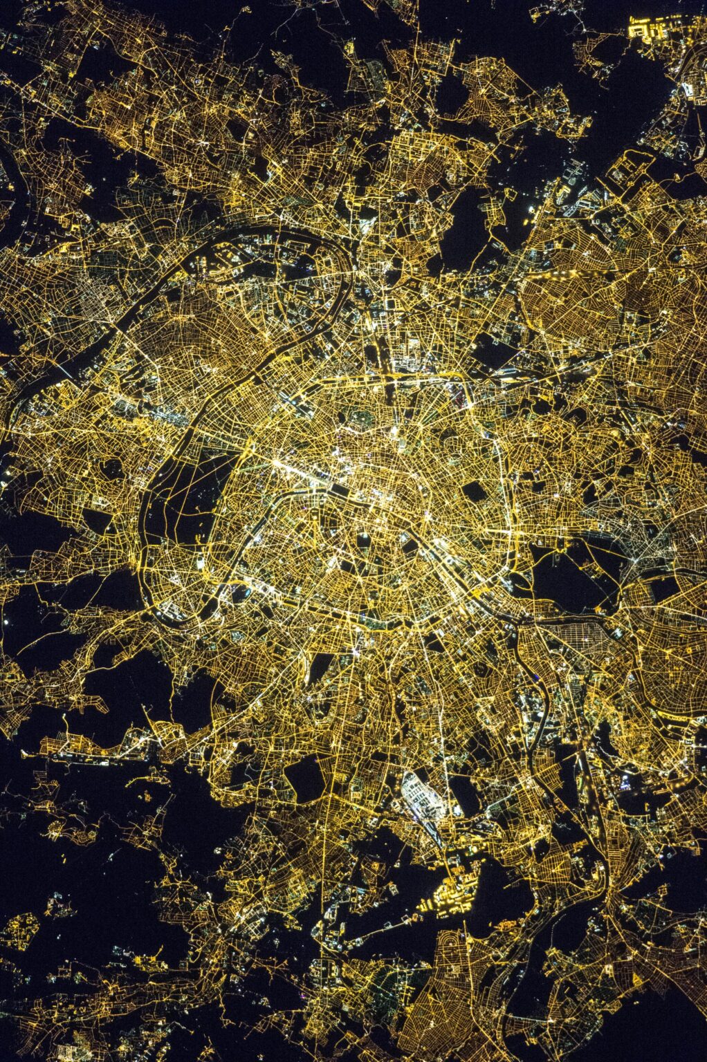 Paris at night from ISS Paris at night from ISS